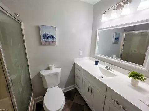 Bath - 50 Oser Ln, Hampton, VA 23669 photo 3 of 4
