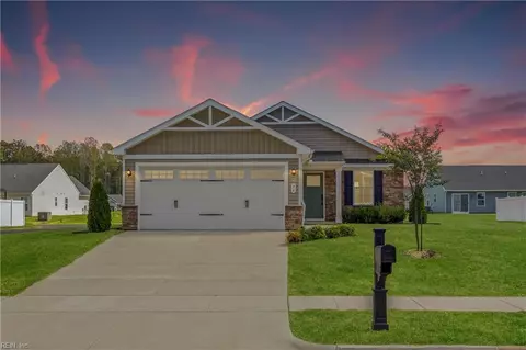 96 Pleasants Ln, Kilmarnock, VA 22482