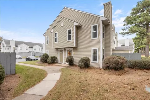 710 Gemstone Ln, Virginia Beach, VA 23462