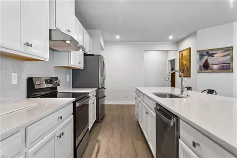 Kitchen - 207 Apprentice Lndg, Williamsburg, VA 23185 photo 2 of 2
