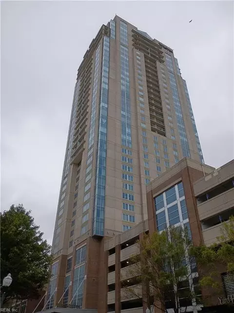 4545 Commerce St #2402, Virginia Beach, VA 23462