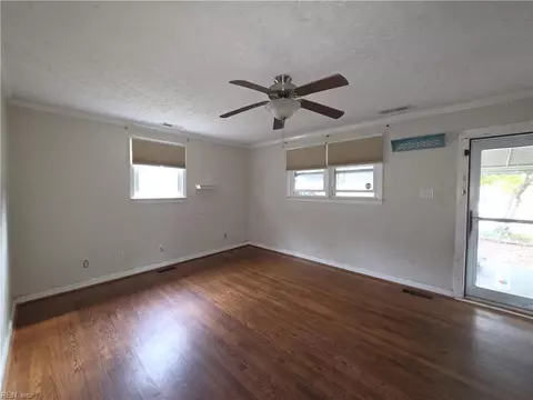 5914 Potomac Ave, Hampton, VA 23605 photo 3