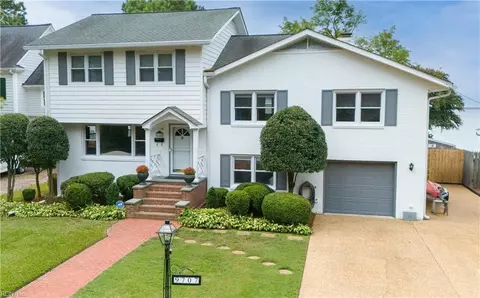 9707 River Rd, Newport News, VA 23601