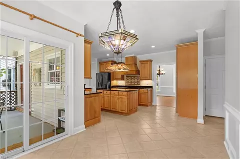 Entry Way - 817 Maple Forest Ct, Chesapeake, VA 23322 photo 3 of 4