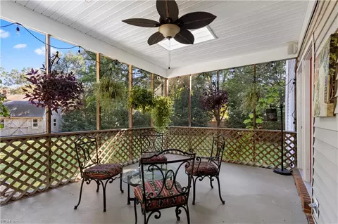 Exterior - 817 Maple Forest Ct, Chesapeake, VA 23322 photo 4 of 8