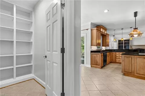 Entry Way - 817 Maple Forest Ct, Chesapeake, VA 23322 photo 4 of 4