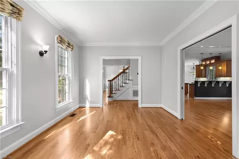 Living - 817 Maple Forest Ct, Chesapeake, VA 23322 photo 6 of 7