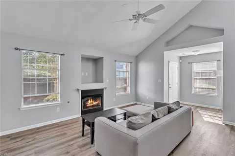 Living - 202 Westgate Cir, Williamsburg, VA 23185 photo 3 of 4