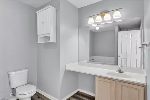Bath - 202 Westgate Cir, Williamsburg, VA 23185 photo 3 of 6