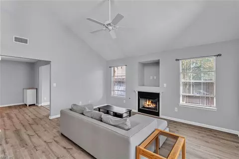 Living - 202 Westgate Cir, Williamsburg, VA 23185 photo 2 of 4