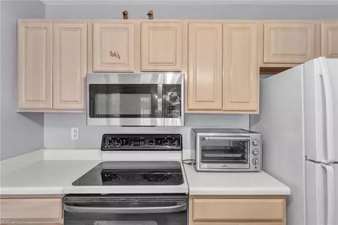 Kitchen - 202 Westgate Cir, Williamsburg, VA 23185 photo 1 of 2