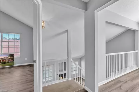 Entry Way - 202 Westgate Cir, Williamsburg, VA 23185 photo 2 of 4
