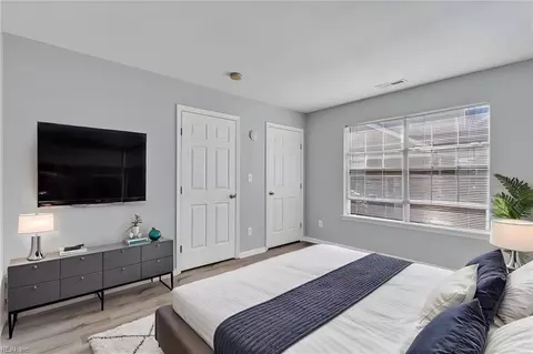 Bedroom - 202 Westgate Cir, Williamsburg, VA 23185 photo 2 of 10