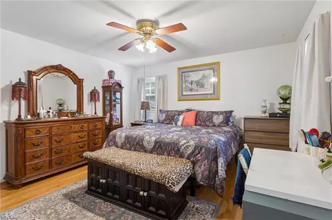 Bedroom - 113 Wilderness Rd, Hampton, VA 23669 photo 2 of 9