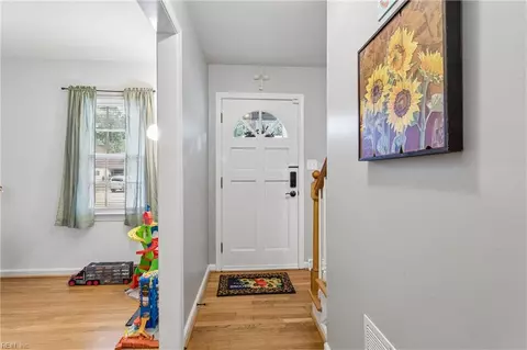 Entry Way - 113 Wilderness Rd, Hampton, VA 23669 photo 2 of 3
