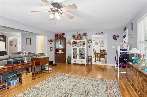 Entry Way - 113 Wilderness Rd, Hampton, VA 23669 photo 3 of 3