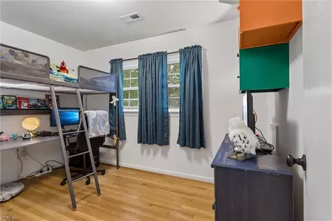 Bedroom - 113 Wilderness Rd, Hampton, VA 23669 photo 6 of 9