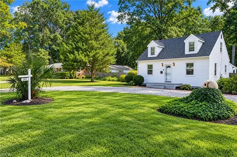 282 Eastwood Dr, Newport News, VA 23602