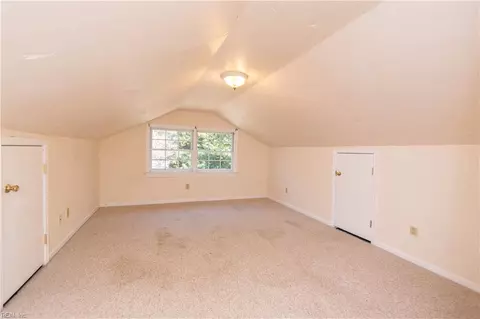 Bedroom - 302 Beechmount Dr, Hampton, VA 23669 photo 1 of 7