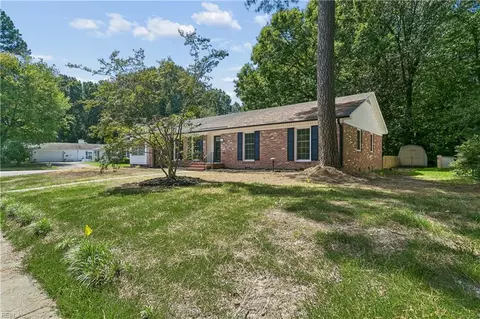 682 Village Green Pw Pkwy, Newport News, VA 23602