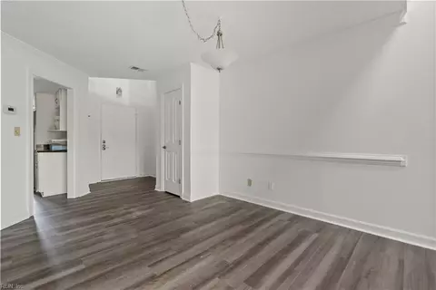 Entry Way - 302 Mainsail Dr #15, Hampton, VA 23664 photo 1 of 2