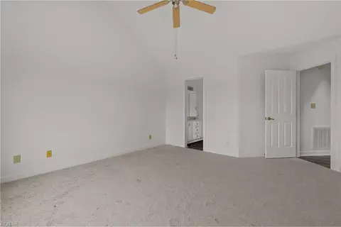 Bedroom - 302 Mainsail Dr #15, Hampton, VA 23664 photo 2 of 6