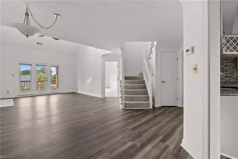 Living - 302 Mainsail Dr #15, Hampton, VA 23664 photo 1 of 7