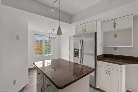 Kitchen - 302 Mainsail Dr #15, Hampton, VA 23664 photo 2 of 7