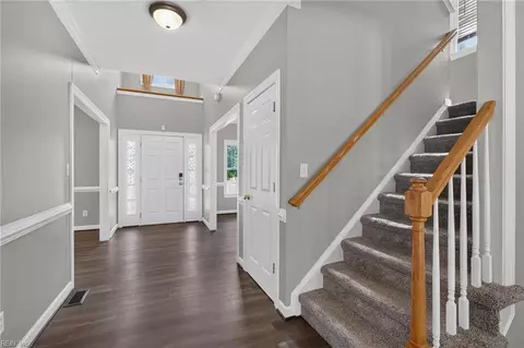 Entry Way - 301 Forest View Ln, Smithfield, VA 23430 photo 7 of 8