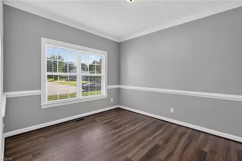 Entry Way - 301 Forest View Ln, Smithfield, VA 23430 photo 1 of 8