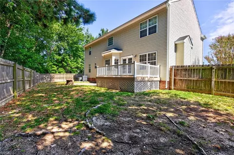 Exterior - 301 Forest View Ln, Smithfield, VA 23430 photo 8 of 8