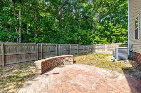 Exterior - 301 Forest View Ln, Smithfield, VA 23430 photo 7 of 8