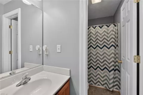 Bath - 301 Forest View Ln, Smithfield, VA 23430 photo 4 of 5