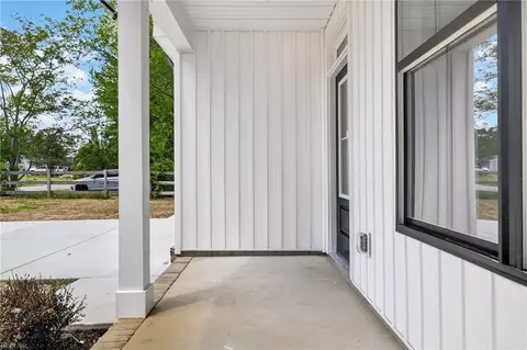 Exterior - 1631 Colonial Ave, Smithfield, VA 23430 photo 2 of 2