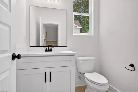 Bath - 1631 Colonial Ave, Smithfield, VA 23430 photo 1 of 2