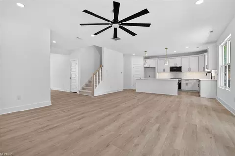 Living - 1631 Colonial Ave, Smithfield, VA 23430 photo 3 of 3