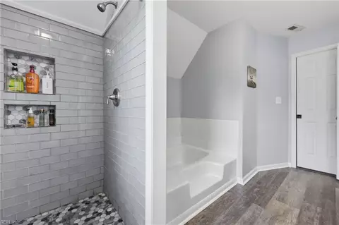 Entry Way - 516 Ashforth Way, Chesapeake, VA 23322 photo 5 of 6