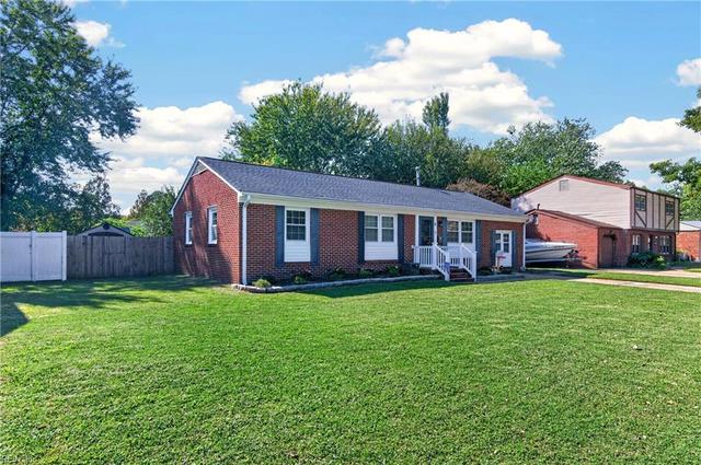 6 Holiday Dr, Hampton, VA 23669