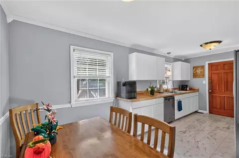 Other - 6 Holiday Dr, Hampton, VA 23669 photo 2 of 10