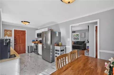 Other - 6 Holiday Dr, Hampton, VA 23669 photo 3 of 10