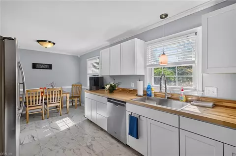 Kitchen - 6 Holiday Dr, Hampton, VA 23669 photo 1 of 2