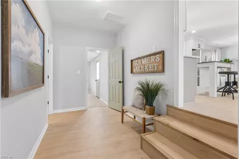 Entry Way - 123 Prince James Dr, Hampton, VA 23669 photo 4 of 5