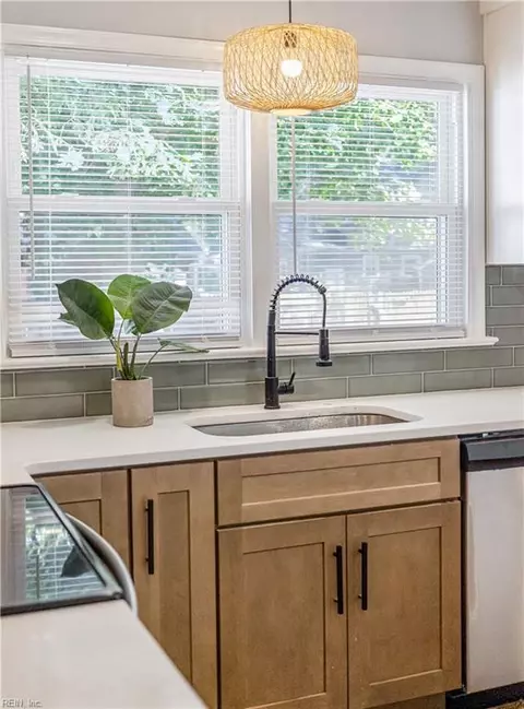 Kitchen - 123 Prince James Dr, Hampton, VA 23669 photo 4 of 8