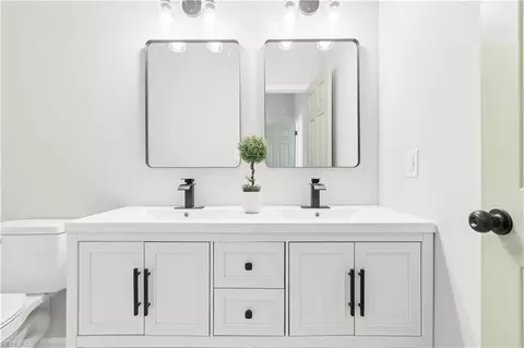 Bath - 123 Prince James Dr, Hampton, VA 23669 photo 4 of 7