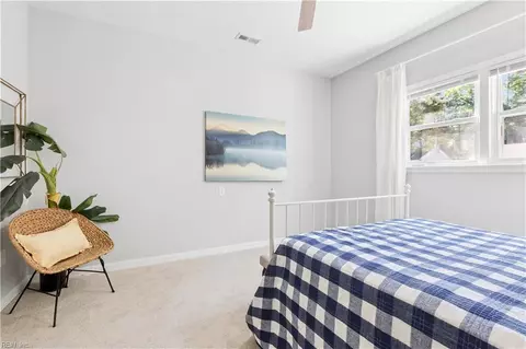 Bedroom - 123 Prince James Dr, Hampton, VA 23669 photo 7 of 9