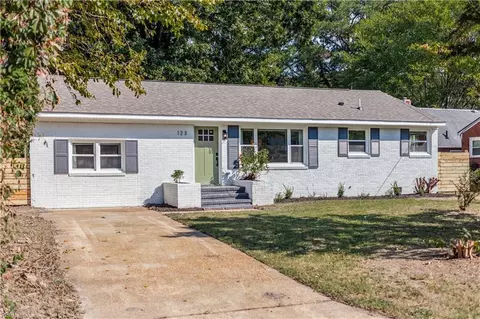 123 Prince James Dr, Hampton, VA 23669