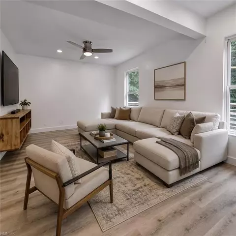Living - 309 High Point Rd, Williamsburg, VA 23185 photo 2 of 3