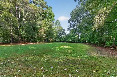 Exterior - 8139 Manor Dr, Gloucester, VA 23061 photo 6 of 12
