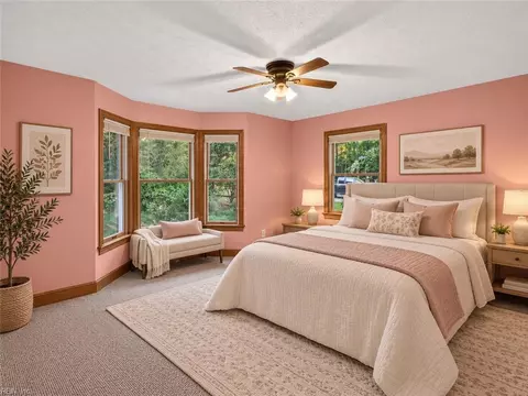Bedroom - 8139 Manor Dr, Gloucester, VA 23061 photo 2 of 12
