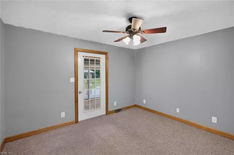 Bedroom - 8139 Manor Dr, Gloucester, VA 23061 photo 10 of 12